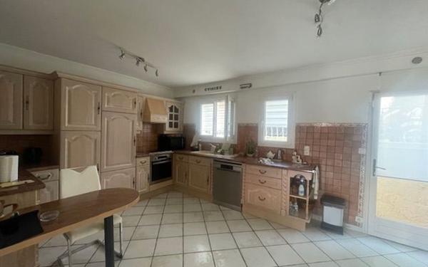 Appartement à vendre    4 pièces • 106 m2 Six-Fours-les-Plages