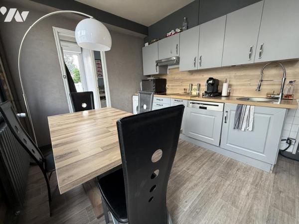 TOURLAVILLE, secteur calme; maison individuelle avec terrasse et garage