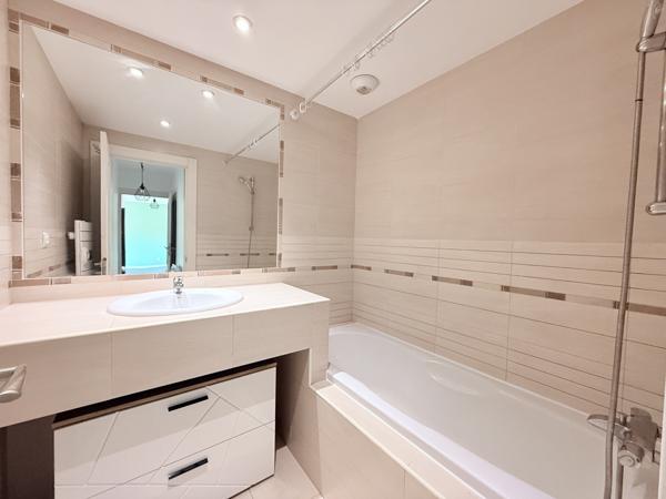 Appartement 3 pièces - 63 m² Exclusivité efficity