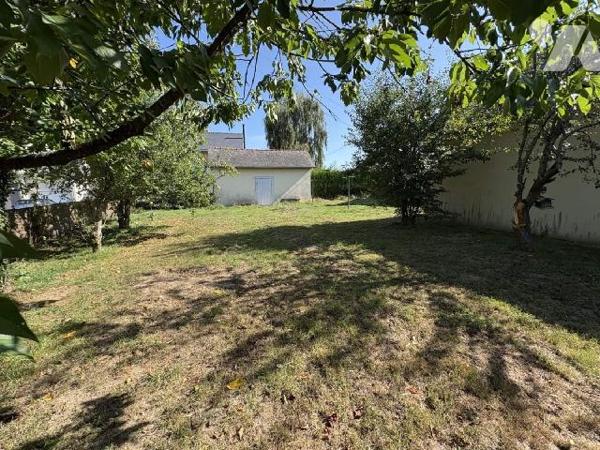 GEVEZE, Maison d'habitation - GEVEZE- Dans un environnement calme au fond d'une impasse,
Sur un...