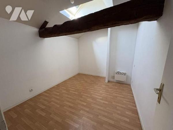 GEVEZE, Maison d'habitation - GEVEZE- Dans un environnement calme au fond d'une impasse,
Sur un...