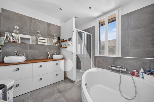 Maison 8 pièces 186 m2