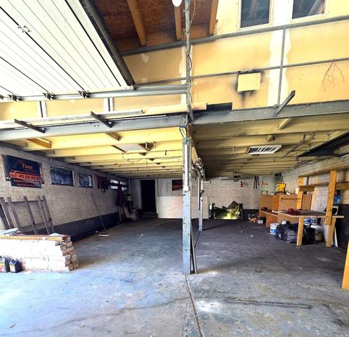 Immeuble
         6 pièces
        - 260 m² 224 000 € *