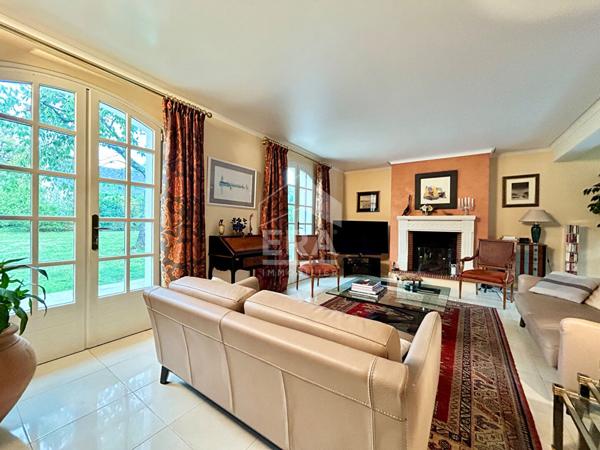 Maison indépendante secteur La Vallée St Blaise Le Mans 4 chambres 143 m2 avec sous sol et garage double