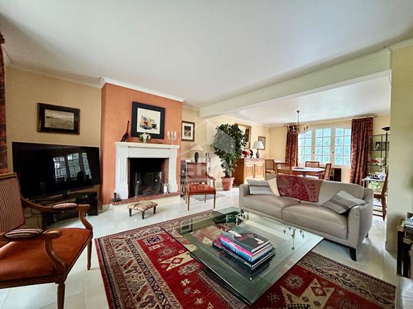 Maison indépendante secteur La Vallée St Blaise Le Mans 4 chambres 143 m2 avec sous sol et garage double