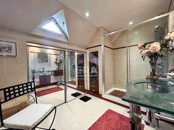 Maison indépendante secteur La Vallée St Blaise Le Mans 4 chambres 143 m2 avec sous sol et garage double