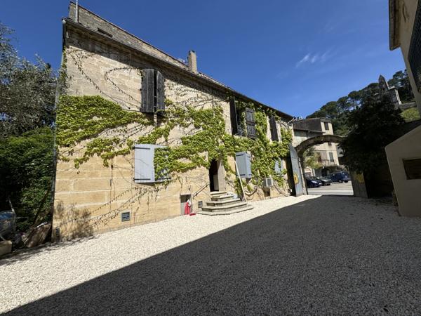Sommières (30250) Sommières, Hyper centre, MAISON t2 et 2 bureaux idéal Idéal bureaux et place de parking