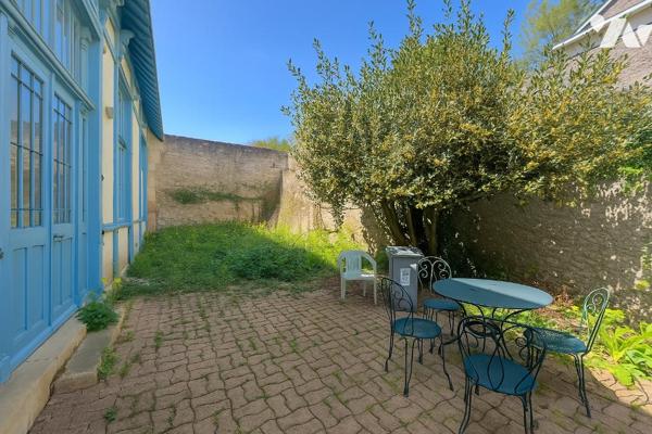 Pavillon de caractère – Secteur Paul-Bert – Tours
Idéal pour loft ou atelier d'artiste