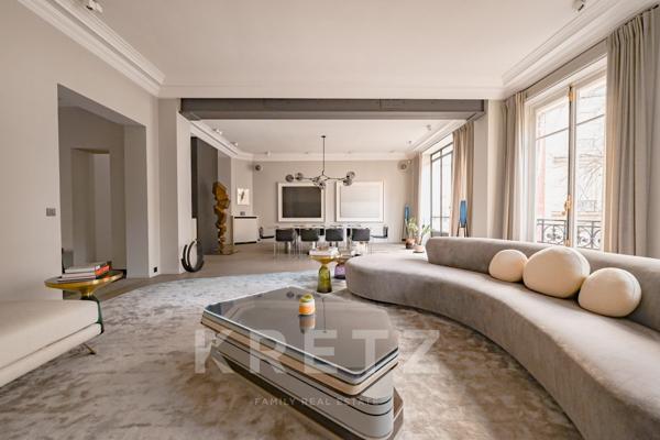 Appartement de réception à deux pas de l'Elysée par l'architecte Michel Bismut