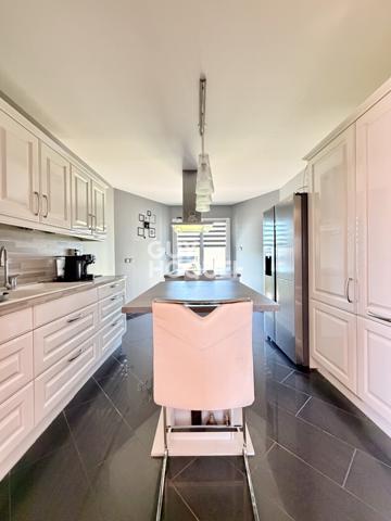 MAISON À VENDRE DE 6 PIÈCES DE 170,00 M²