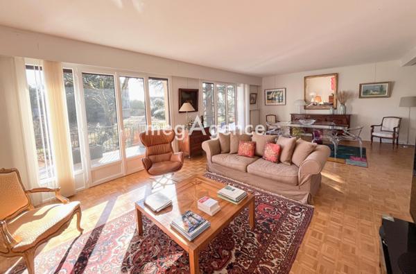 Appartement à SAINT-NOM-LA-BRETECHE, 78860 - 7 pièces 192m²