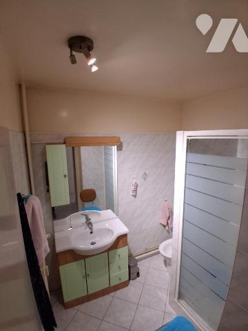 VITTEL proche commerce