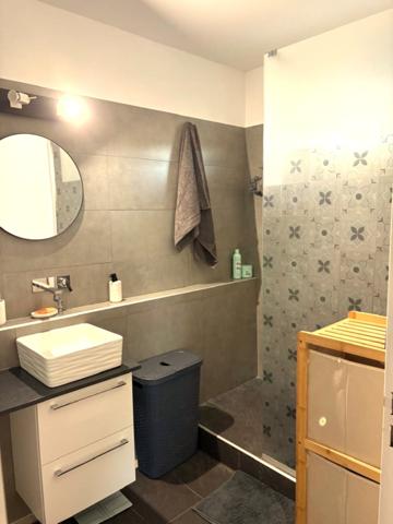 Saint Gilles Les Bains (97434) T3/4 de 78 m² en très bon état avec magnifique vue mer