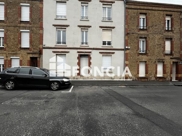 Location Studio meublé 31.08 m² - 50-52 RUE DU FOND DE SANTE Charleville Mezieres 08000
