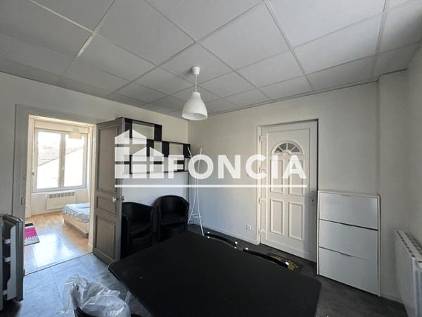 Location Studio meublé 31.08 m² - 50-52 RUE DU FOND DE SANTE Charleville Mezieres 08000