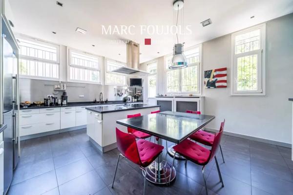 Suresnes – Maison familiale de 300 m² avec annexe et jardin 1000 m²