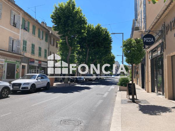 Location Appartement 2 pièces 45 m² - 79 AVENUE ALPHONSE DENIS Hyeres 83400