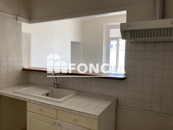 Location Appartement 2 pièces 45 m² - 79 AVENUE ALPHONSE DENIS Hyeres 83400