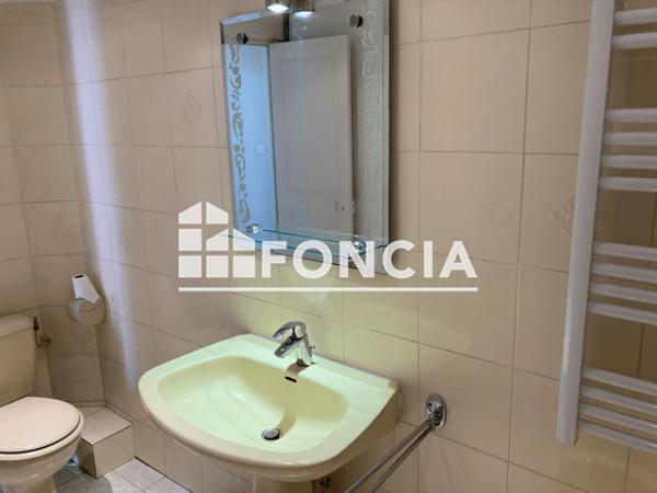 Location Appartement 2 pièces 45 m² - 79 AVENUE ALPHONSE DENIS Hyeres 83400