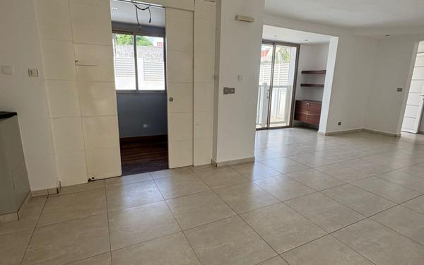 Maison à vendre    6 pièces • 251,70 m2 Le Gosier