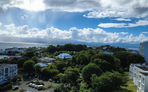 Maison à vendre    6 pièces • 251,70 m2 Le Gosier