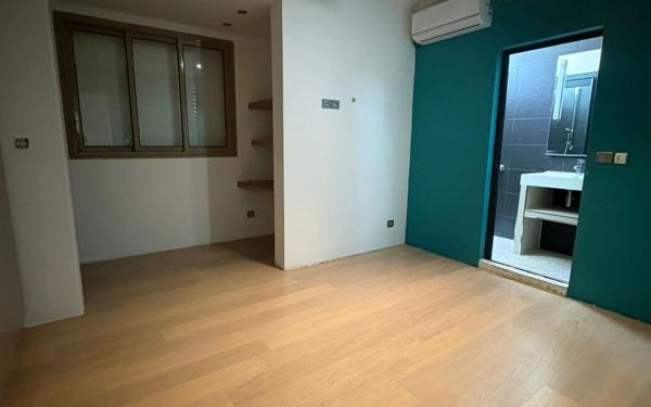 Maison à vendre    6 pièces • 251,70 m2 Le Gosier