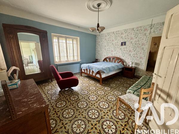 Maison à vendre 12 pièces 318 m² Saint-Étienne-de-Fontbellon