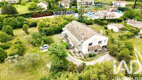 Maison à vendre 12 pièces 318 m² Saint-Étienne-de-Fontbellon