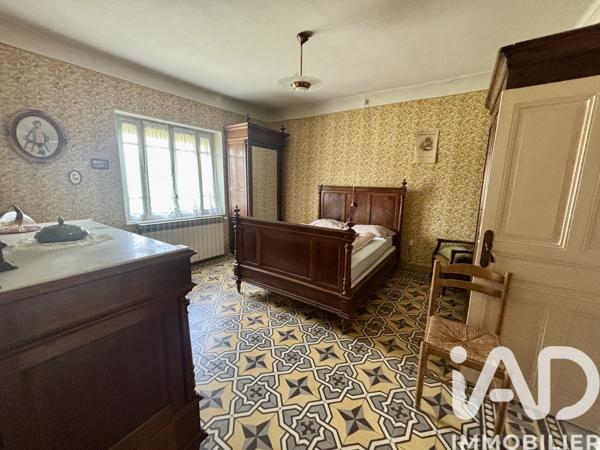 Maison à vendre 12 pièces 318 m² Saint-Étienne-de-Fontbellon