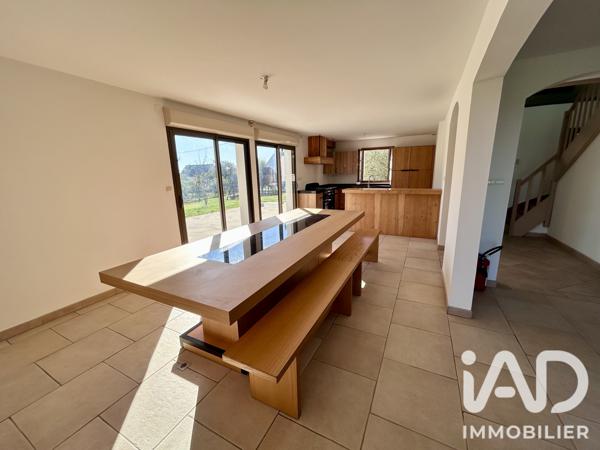 Maison à vendre 6 pièces 161 m² Notre-Dame-d'Oé