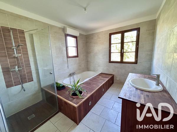 Maison à vendre 6 pièces 161 m² Notre-Dame-d'Oé