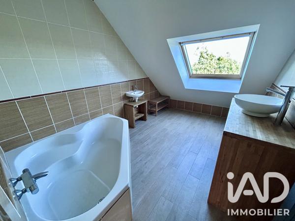 Maison à vendre 6 pièces 161 m² Notre-Dame-d'Oé
