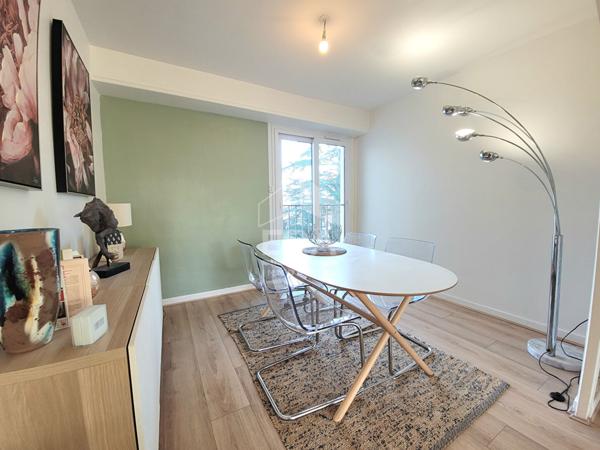 LOCATION - PAU - Secteur Trespoey / Allées de Morlaàs : Appartement T3 de 80 m² dans une résidence calme avec balcon et garage