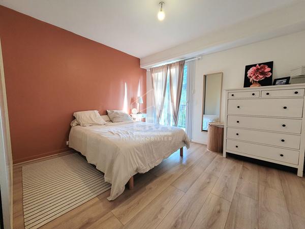 LOCATION - PAU - Secteur Trespoey / Allées de Morlaàs : Appartement T3 de 80 m² dans une résidence calme avec balcon et garage