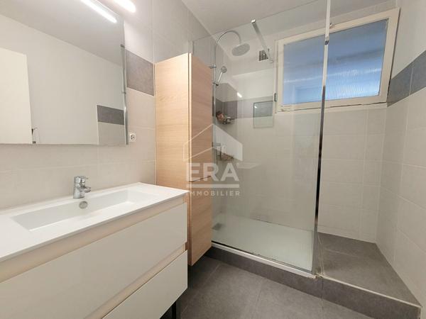 LOCATION - PAU - Secteur Trespoey / Allées de Morlaàs : Appartement T3 de 80 m² dans une résidence calme avec balcon et garage