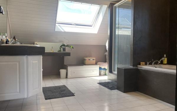 Vente Villa 200m² hab - piscine terrain 2450m² Domessin   