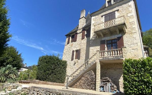 Maison à vendre    7 pièces •  Terrasson-Lavilledieu