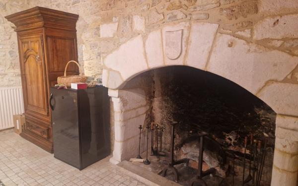 Maison à vendre    7 pièces •  Terrasson-Lavilledieu