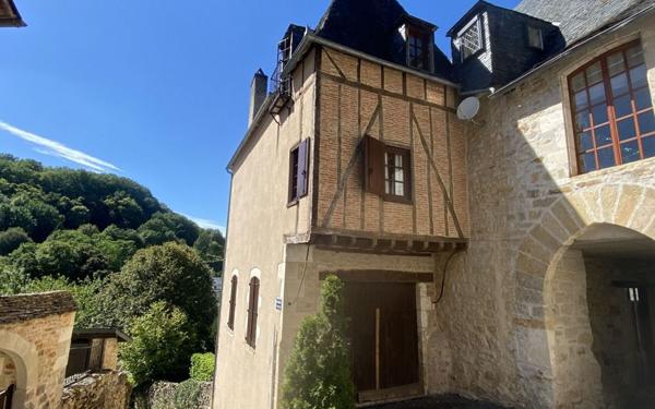 Maison à vendre    7 pièces •  Terrasson-Lavilledieu