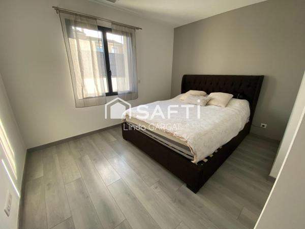 Maison récente avec piscine et grand garage