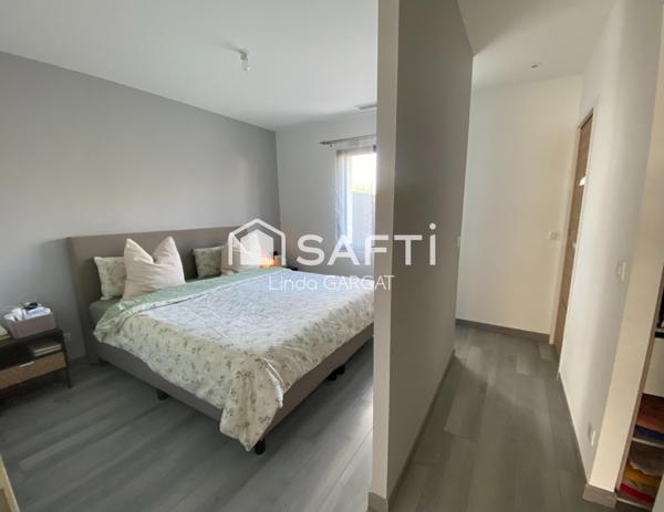 Maison récente avec piscine et grand garage