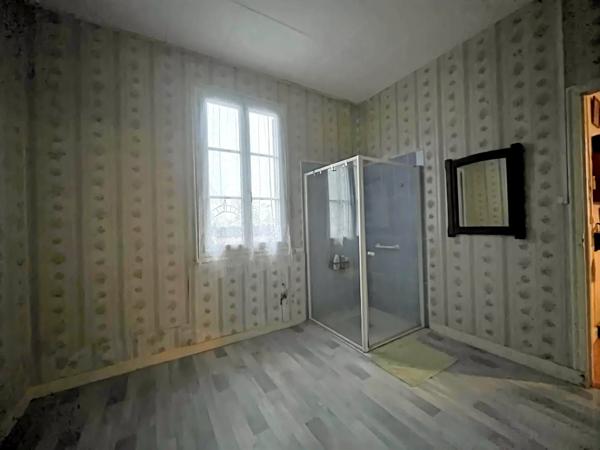 Vente                                                      Maison
                        
                     2 pièces                      43 m2                     à La Machine