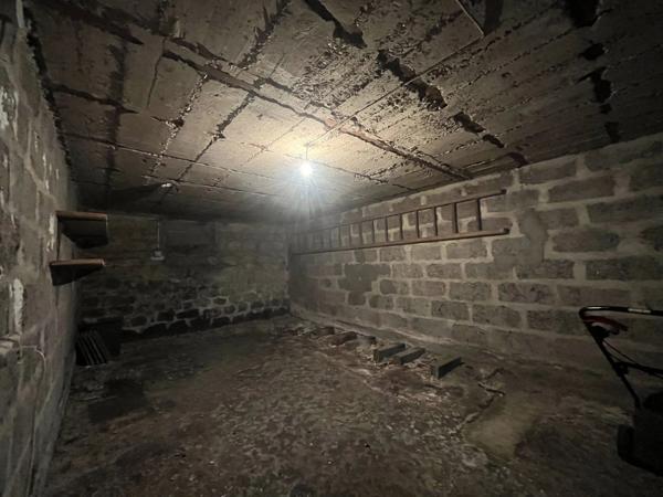 Vente                                                      Maison
                        
                     2 pièces                      43 m2                     à La Machine