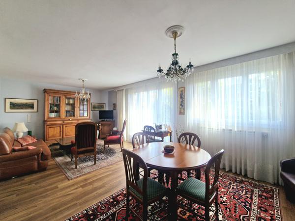 Appartement
         5 pièces
        - 100 m² Exclusivité 300 000 € *