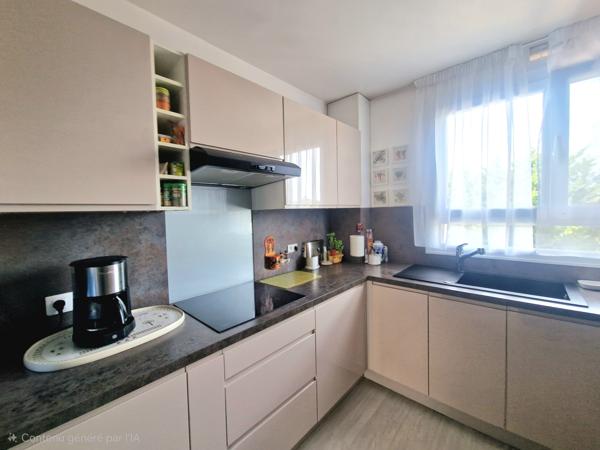 Appartement
         5 pièces
        - 100 m² Exclusivité 300 000 € *
