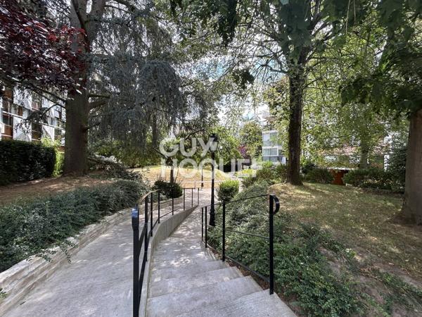 Appartement 5 pièces Le Chesnay Rocquencourt  78 m2 résidence Saint-Michel