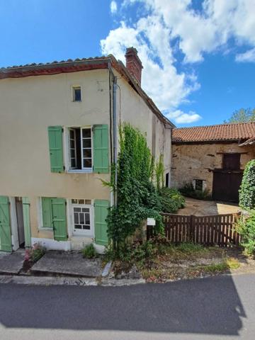 MAISON DE BOURG A RENOVER - PROCHE CHASSENEUIL