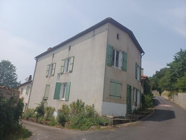 MAISON DE BOURG A RENOVER - PROCHE CHASSENEUIL