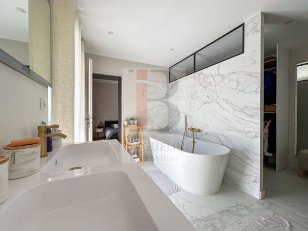 PROPRIÉTÉ 4 CHAMBRES