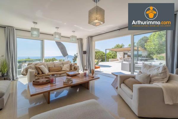 Vente                                                      Maison
                        
                     5 pièces                      269 m2                     à Porticcio